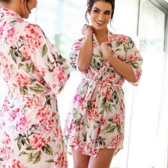 Show Me Your MuMu Other - Brie Rose Floral Robe